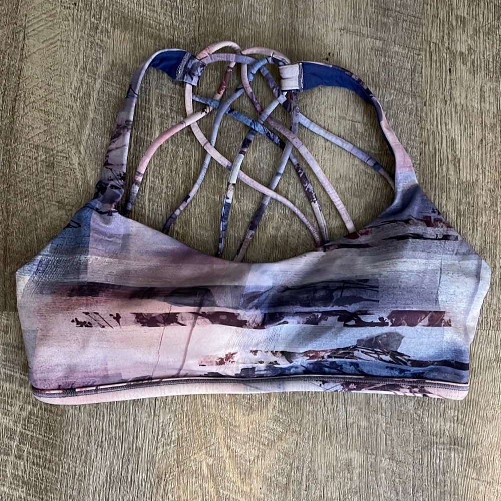 VEUC rare Lululemon free to be wild bra top